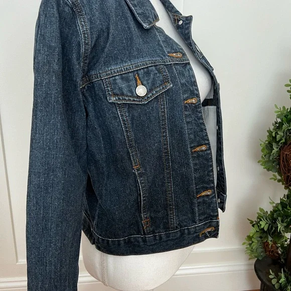 Old Navy Size small dark denim jacket with pockets - Picture 6 of 7